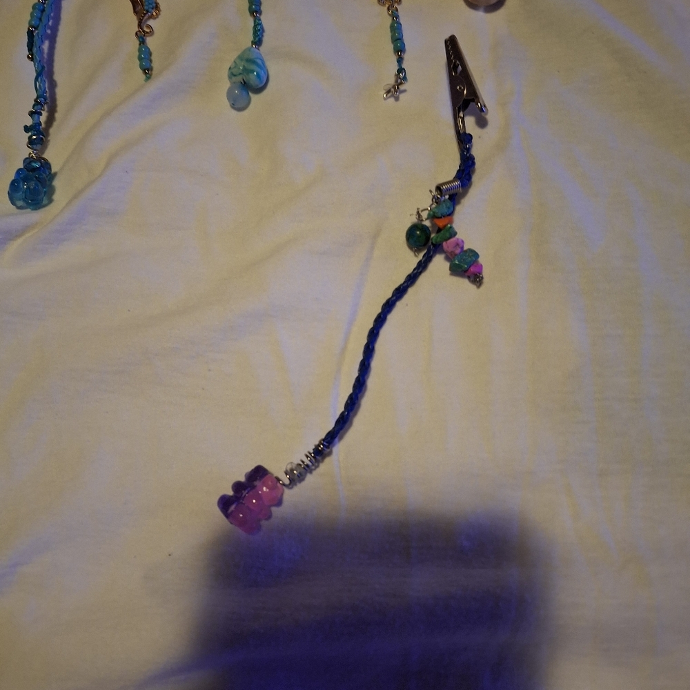 Clips - Picture 8 of 8